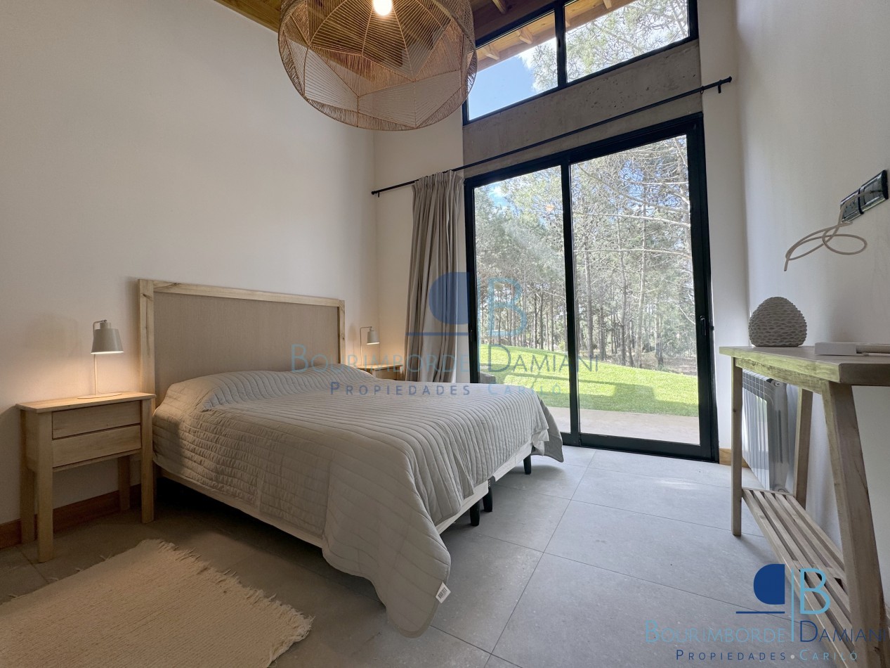 1037 - Villa Robles 100