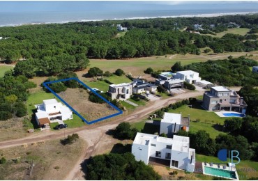 3006- Lote en Costa Esmeralda Barrio golf II