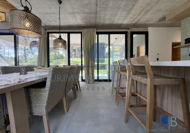 1037 - Villa Robles 100