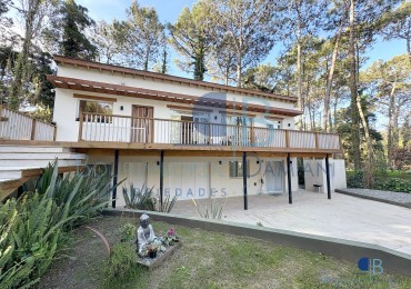 1054- Casa Cerezo